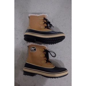 Sorel women’s Caribou Boot size 8.5